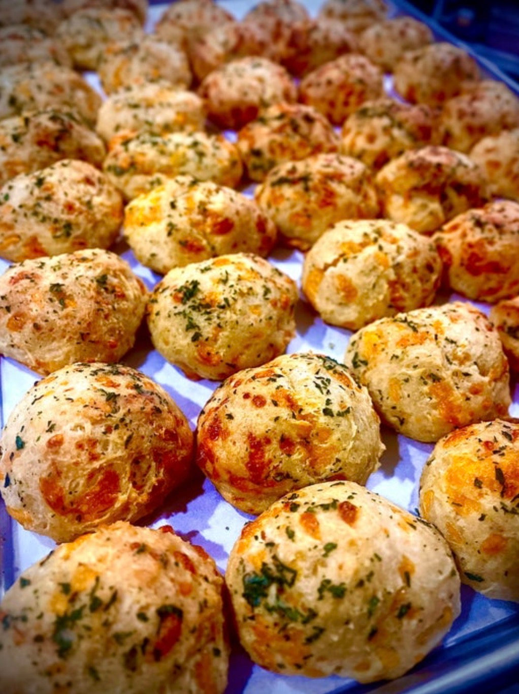 Garlic Cheddar Biscuits